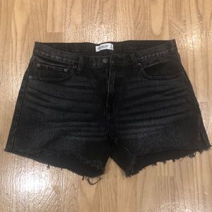 Abercrombie & Fitch mid rise boyfriend short